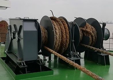 5-800KN Gancho de amarre eléctrico de tambor único con equipo de cubierta de buque de cabeza de desviación